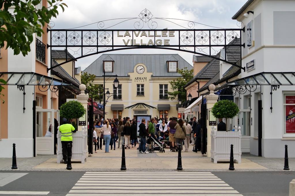 מונטבראן Studio Disneyland Paris - Terrasse מראה חיצוני תמונה